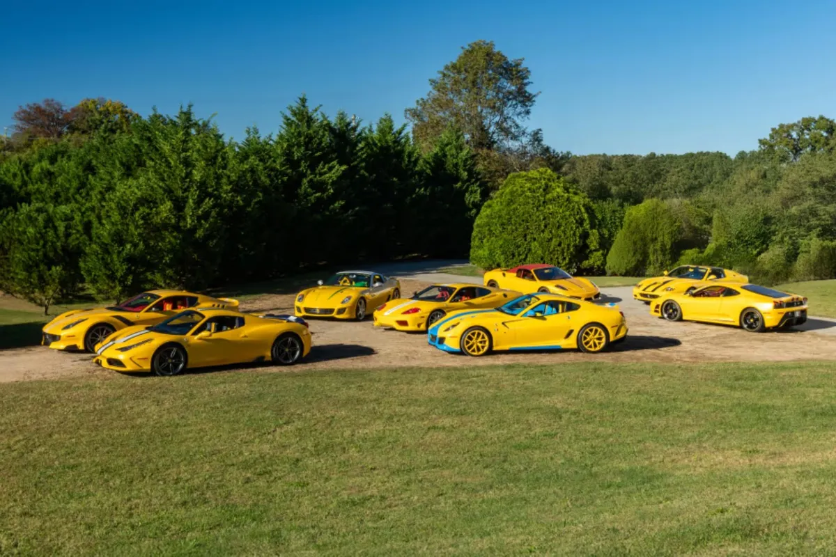 Ferrari Enzo 2003 amarela em destaque no leilão da coleção de Phil Bachman