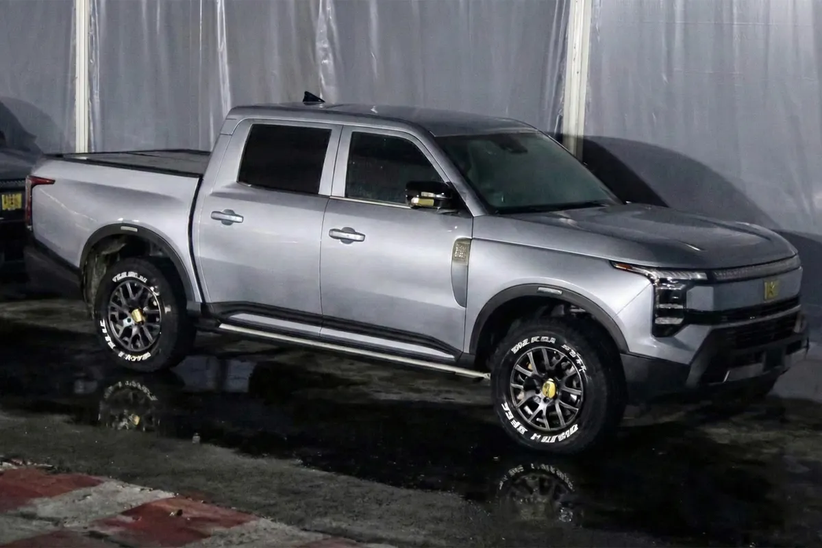 Nissan Frontier híbrida camuflada em testes no Brasil