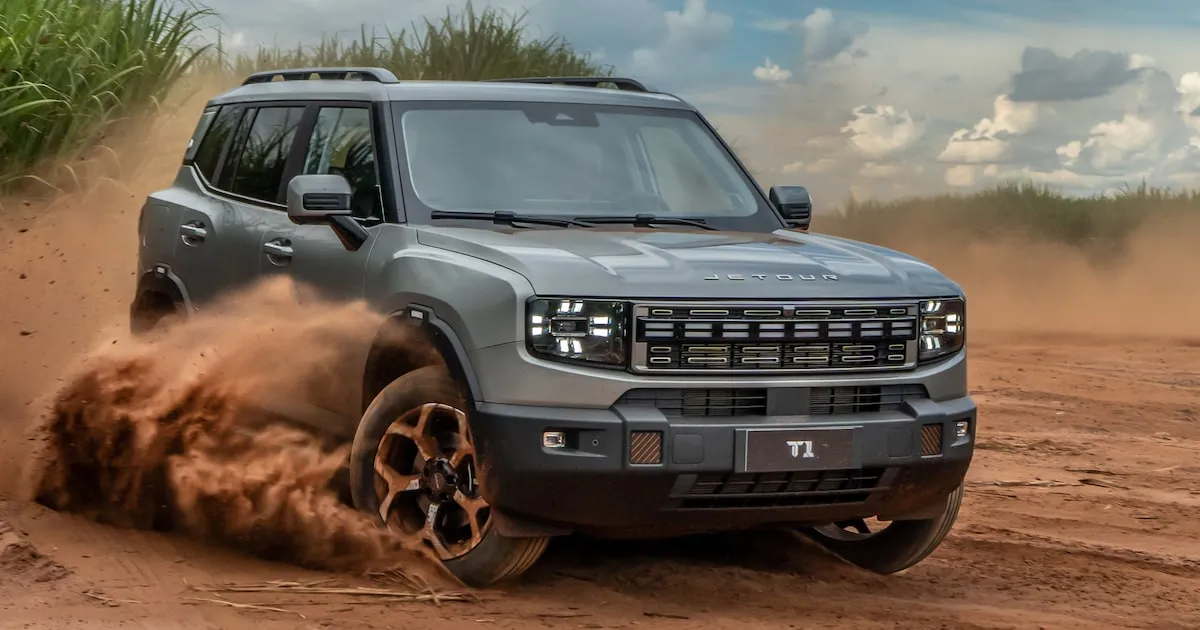 Foto do SUV híbrido Jetour T1 mostrando seu design robusto e off-road