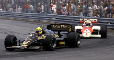 Lotus 98T preto e dourado pilotado por Ayrton Senna em 1986