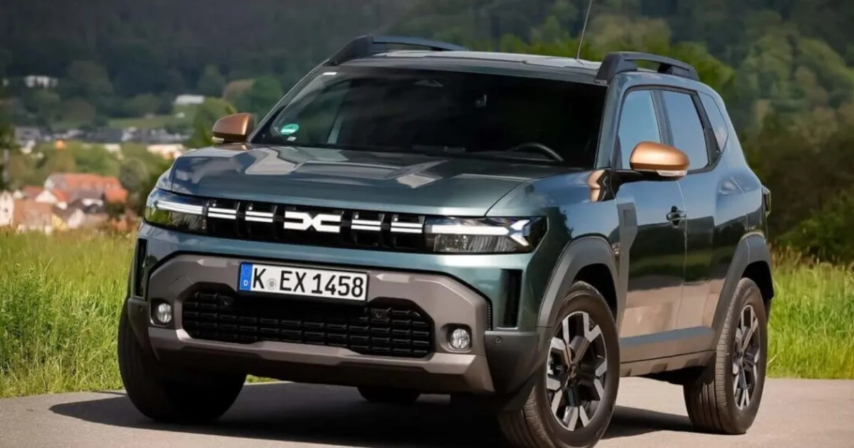 Silhueta de um SUV da Renault em estúdio com iluminação dramática