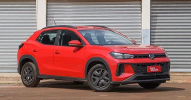 Volkswagen Tera MPI rodando em estrada pavimentada